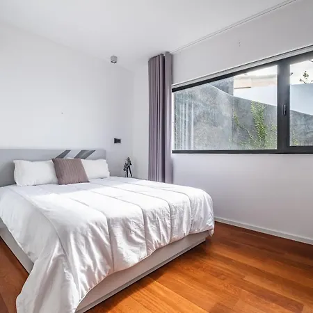 Atlantic Getaway By Lovelystay Apartament
